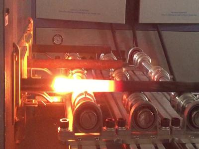 中频炉锻造现场